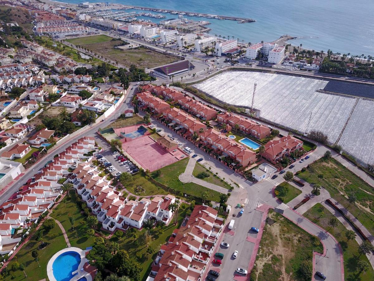 Fantasticas Zonas Comunes Caleta De Velez Esterno foto